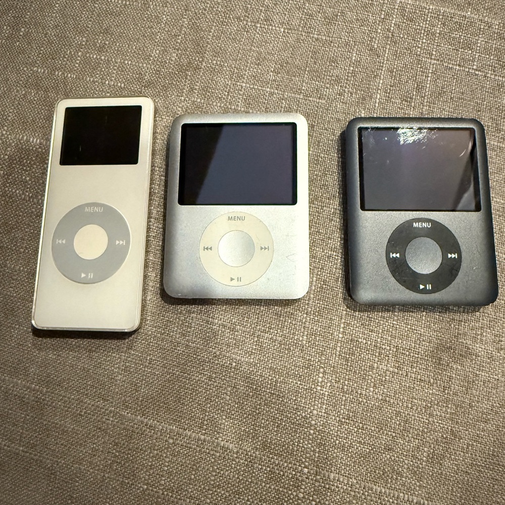 Apple iPods  Audio Player Set - Silver, Gray, Black